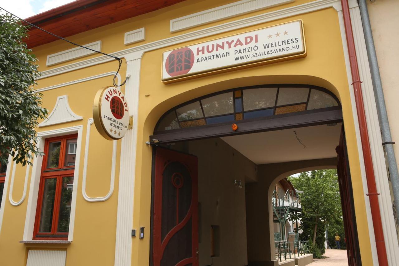 Hunyadi Panzio-Apartman Мако Экстерьер фото