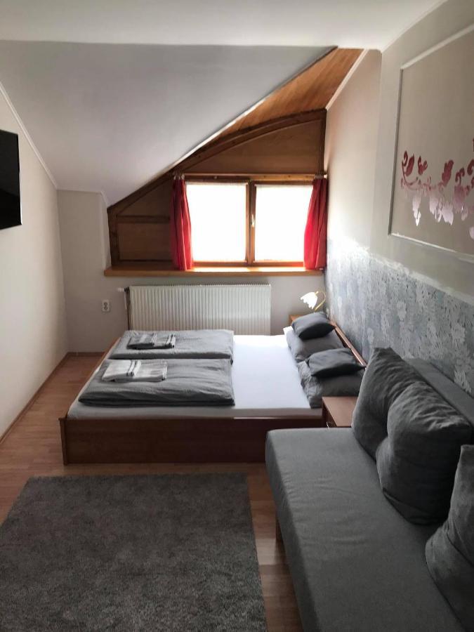 Hunyadi Panzio-Apartman Мако Экстерьер фото