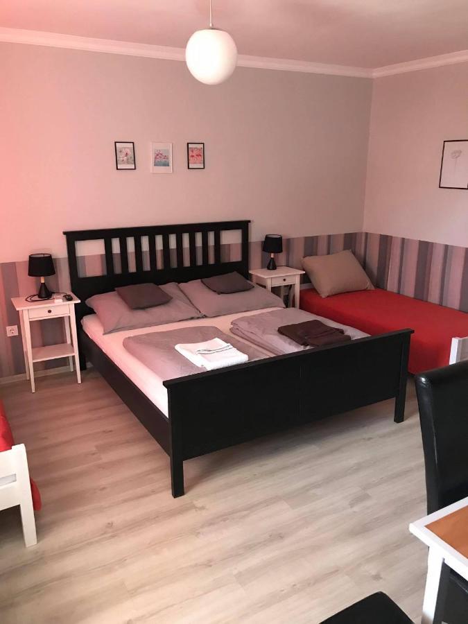 Hunyadi Panzio-Apartman Мако Экстерьер фото