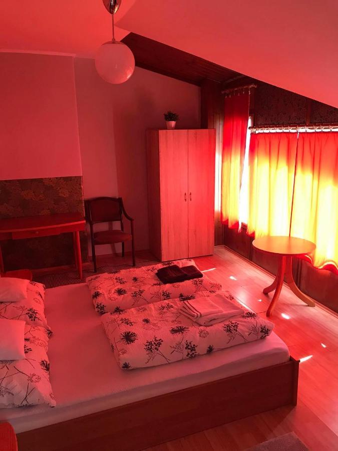 Hunyadi Panzio-Apartman Мако Экстерьер фото
