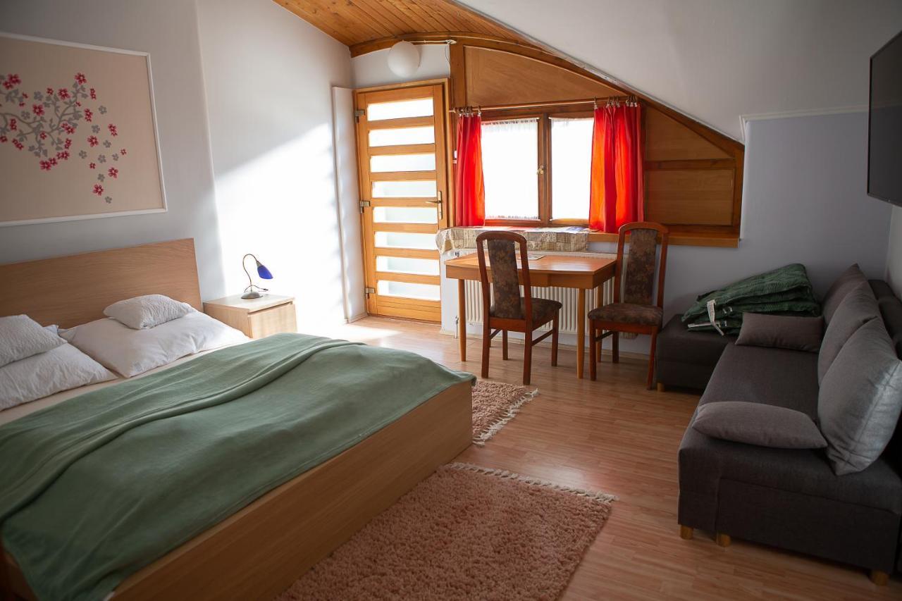 Hunyadi Panzio-Apartman Мако Экстерьер фото